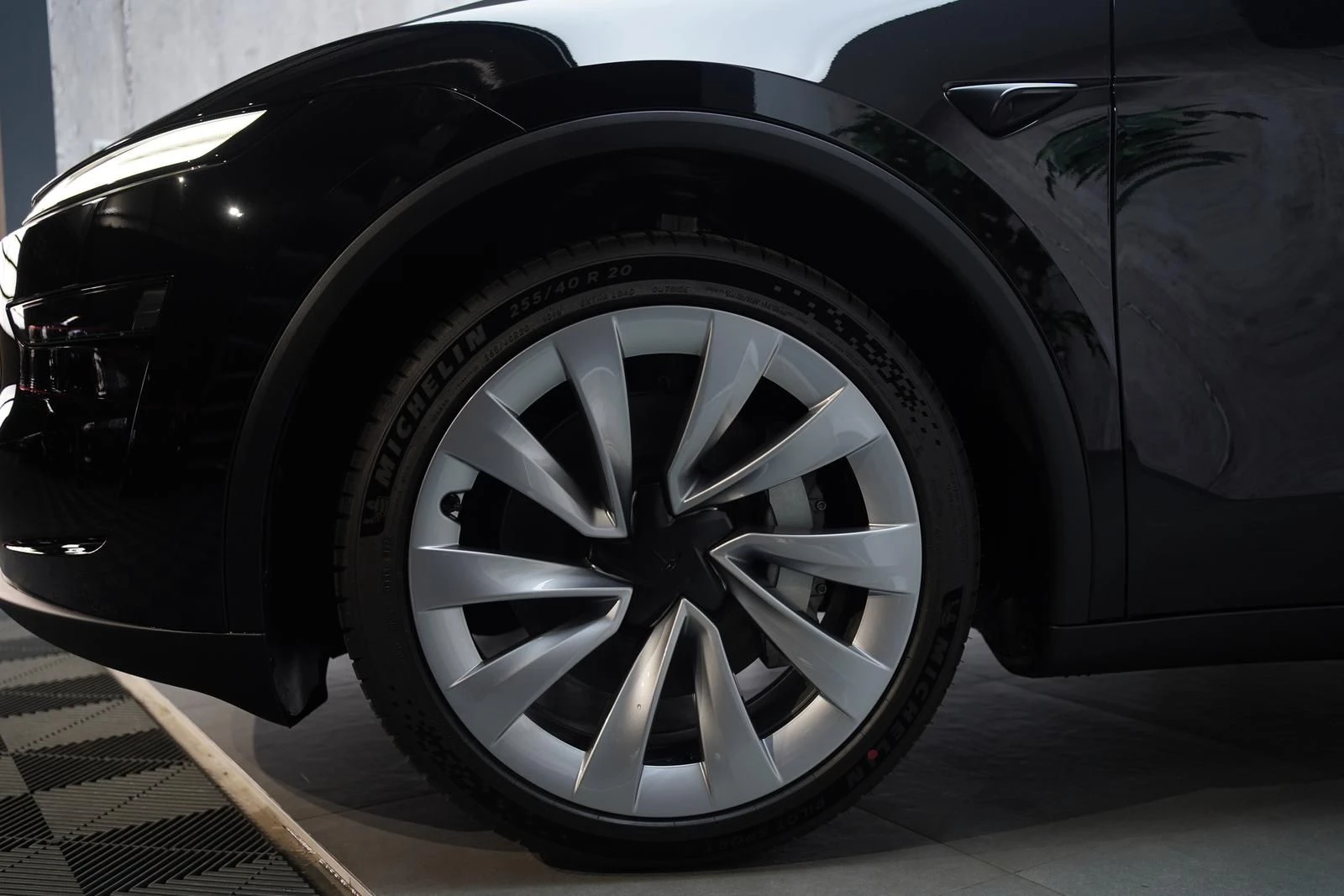 Tesla Model Y LR LAUNCH SERIES PANO NAVI 360 CAMERA  | Mobile.bg   15