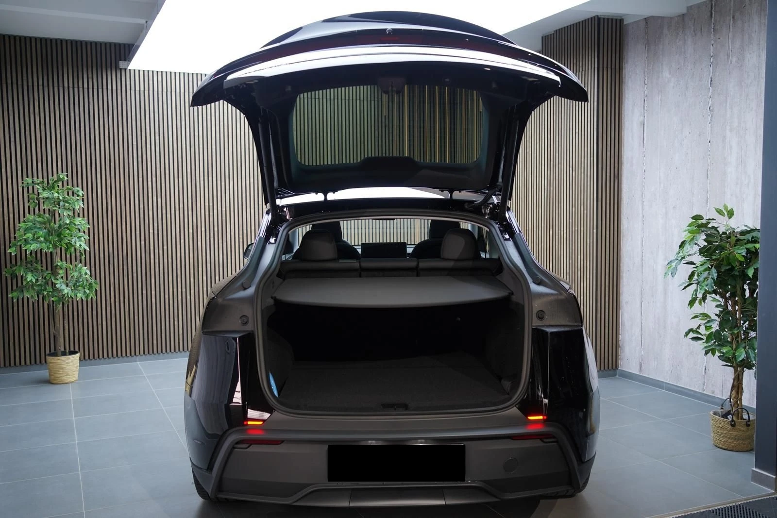 Tesla Model Y LR LAUNCH SERIES PANO NAVI 360 CAMERA  | Mobile.bg   14