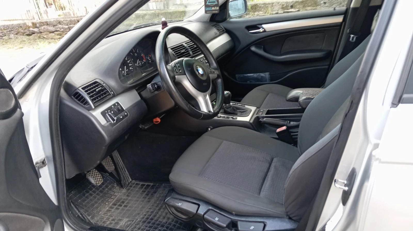 BMW 320  Face 6скорости - изображение 8