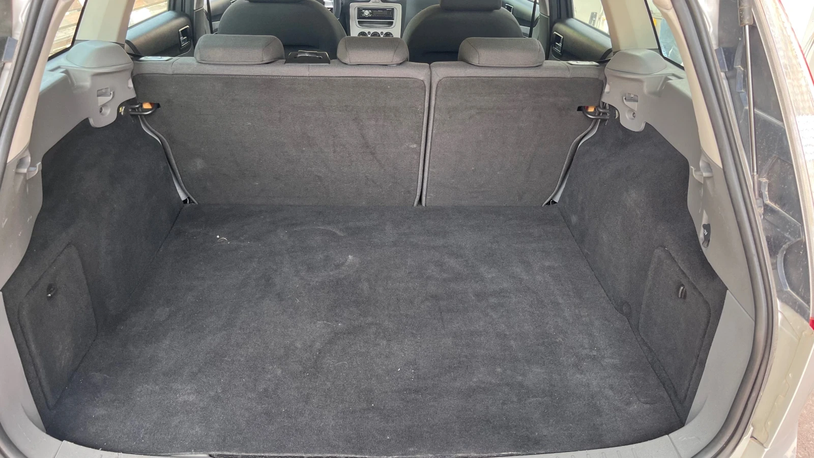 Ford Focus 1.6 TDCI - изображение 9