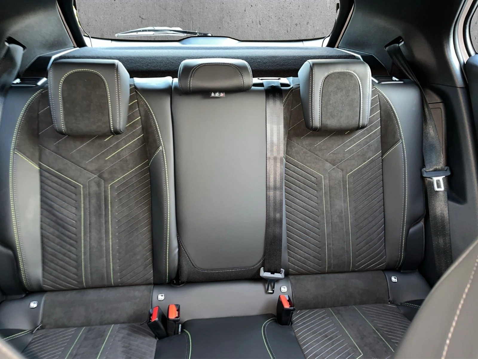 Peugeot 2008 GT156/MASSAGE/156HP/AMBI/H&B/KEYLESS/110f | Mobile.bg   15