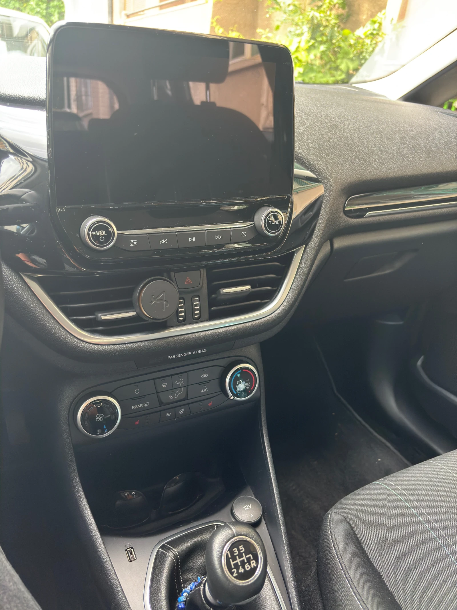 Ford Fiesta EcoBoost 1.0 - изображение 4