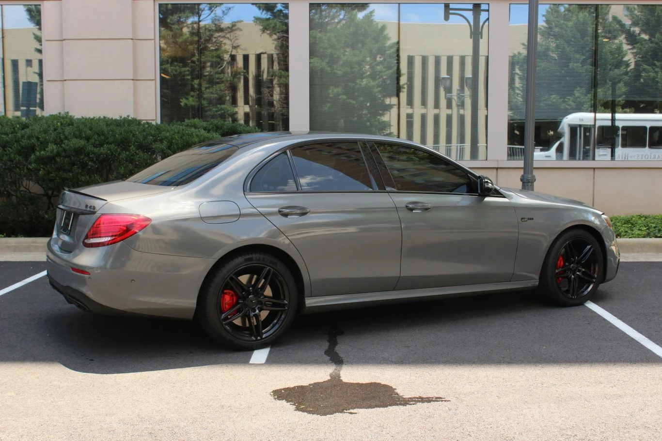 Mercedes-Benz E 43 AMG 4MATIC* BURMESTER* CRUISE CONTR* KEYLESS*  - изображение 4