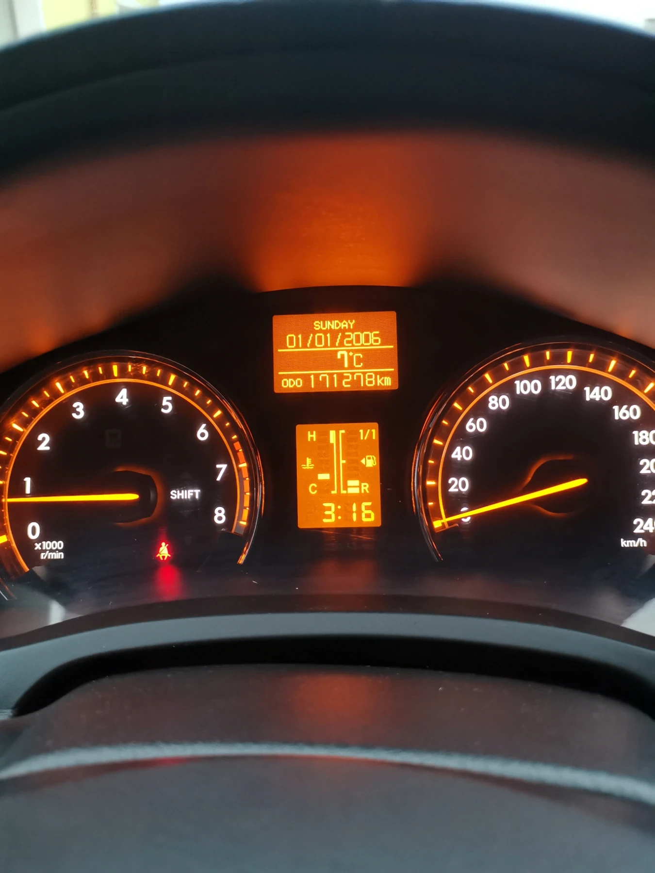 Toyota Avensis 1.8 171000km - изображение 3