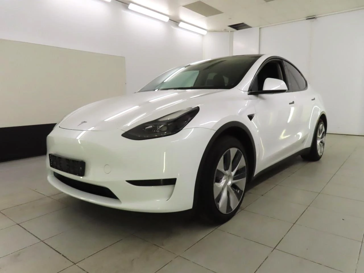 Tesla Model Y Standard Range
