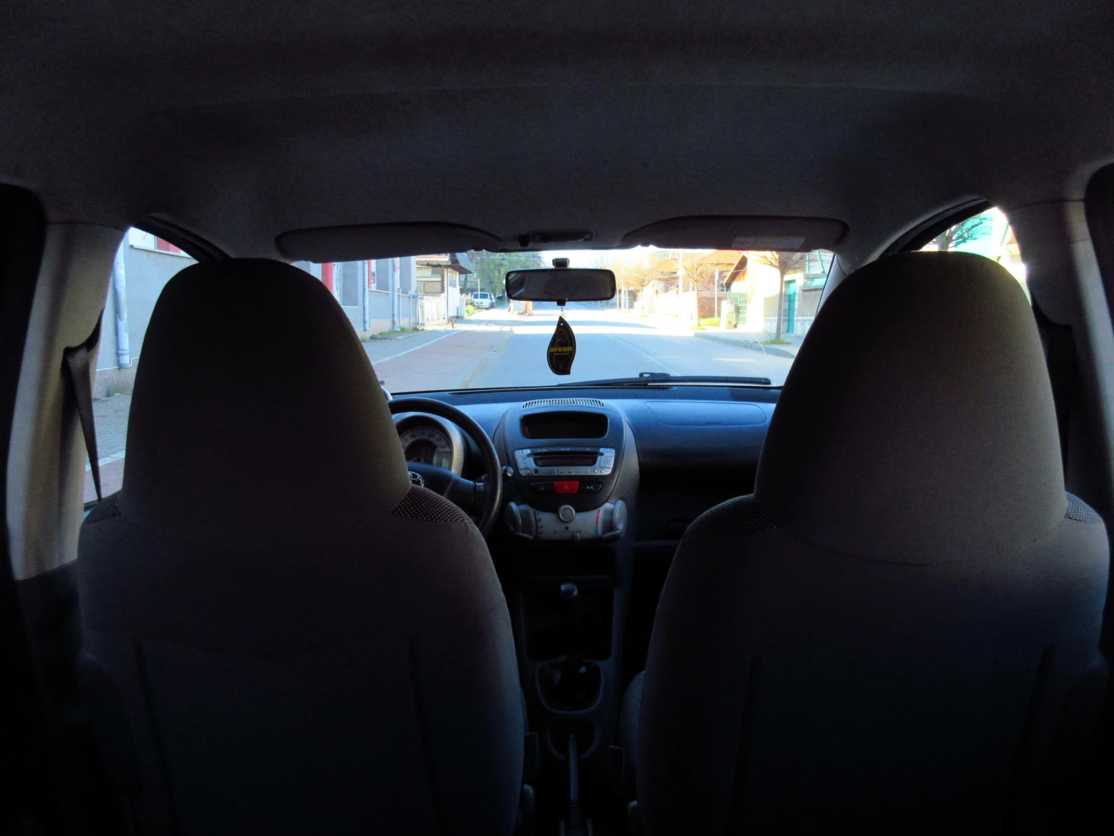 Toyota Aygo 1.0i, снимка 7 - Автомобили и джипове - 54156659