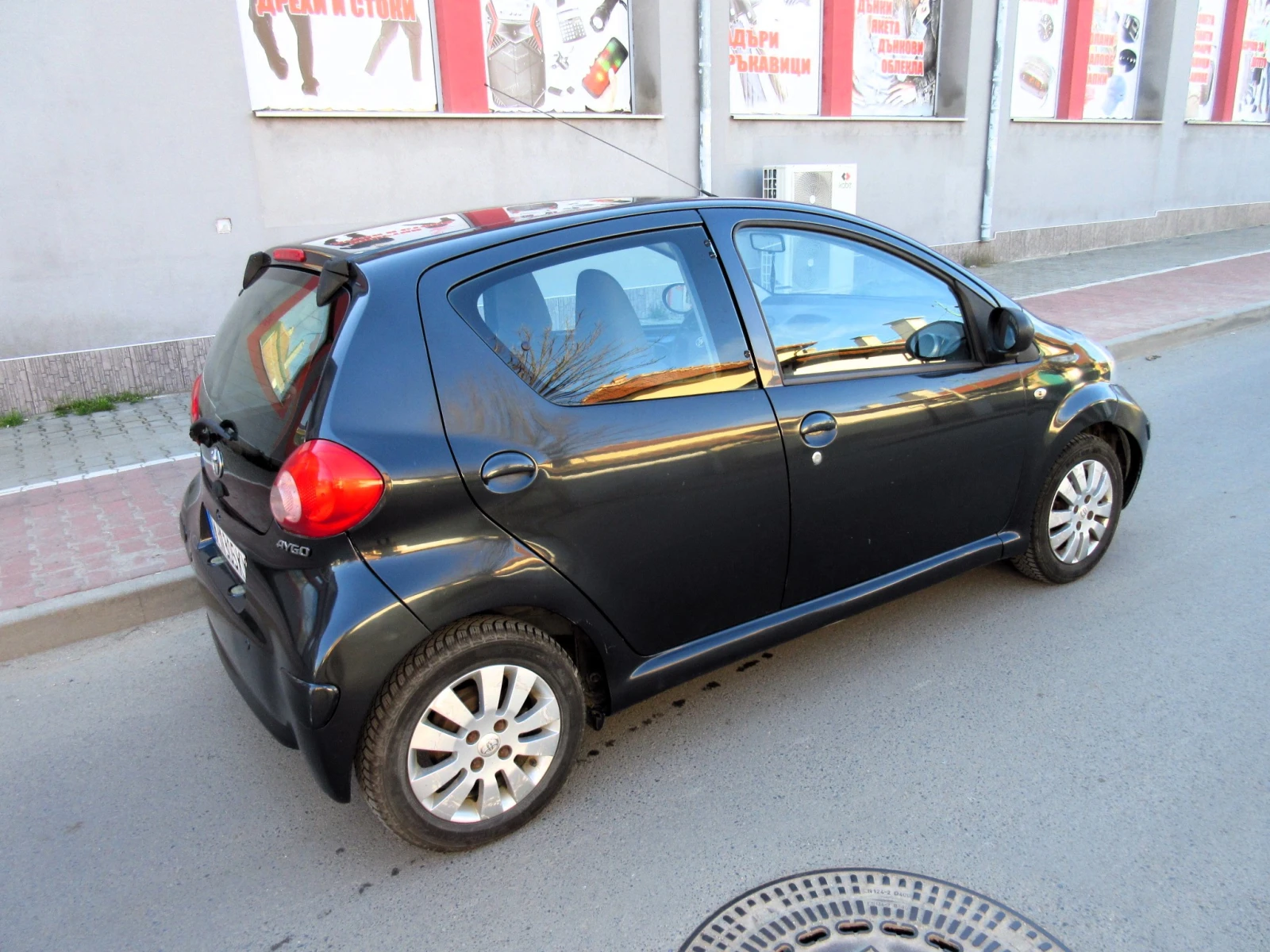 Toyota Aygo 1.0i, снимка 4 - Автомобили и джипове - 54156659