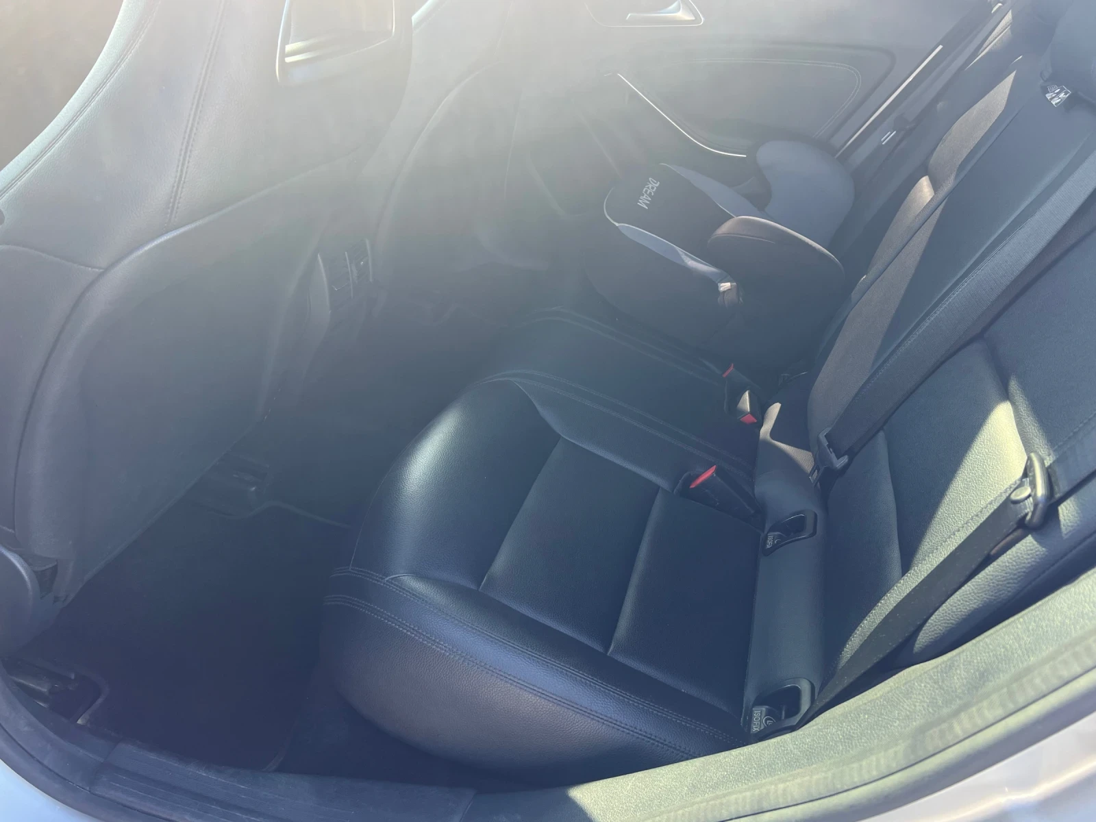 Mercedes-Benz CLA 250, снимка 8 - Автомобили и джипове - 54338452