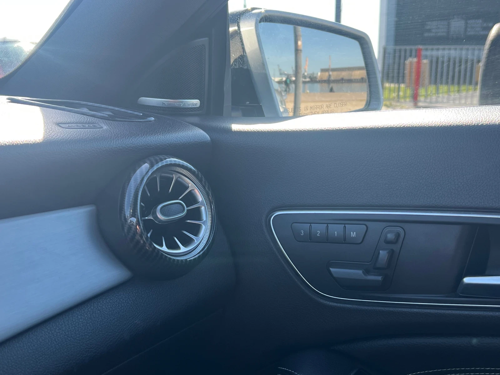 Mercedes-Benz CLA 250, снимка 14 - Автомобили и джипове - 54338452