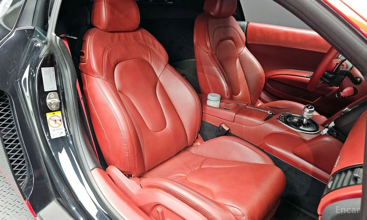 Audi R8, снимка 16 - Автомобили и джипове - 54376667
