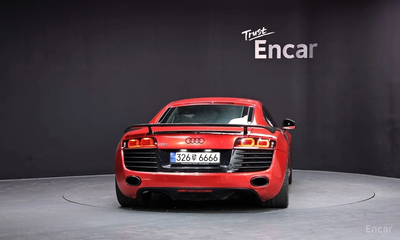 Audi R8, снимка 4 - Автомобили и джипове - 54376667