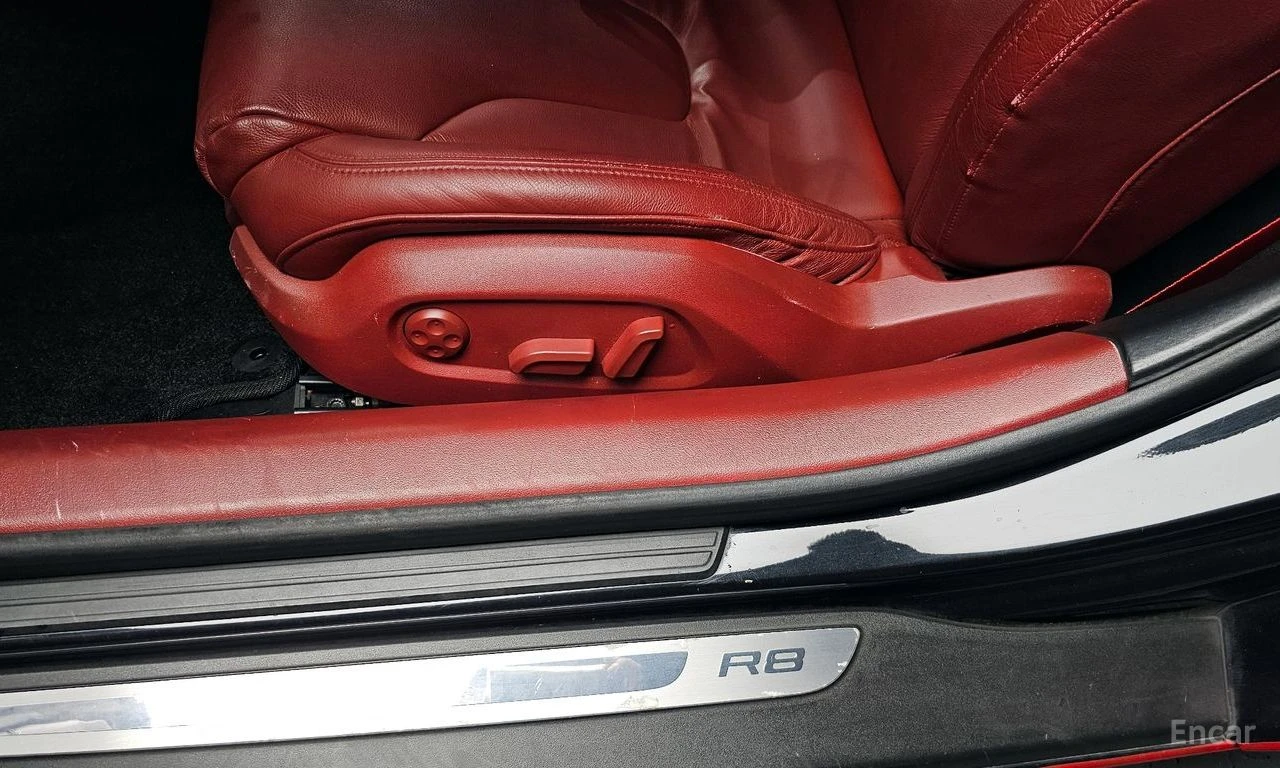 Audi R8, снимка 15 - Автомобили и джипове - 54376667