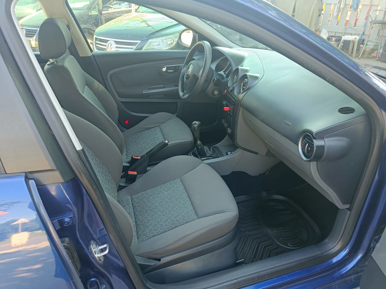 Seat Cordoba 1.4 BARTER 75, снимка 13 - Автомобили и джипове - 54689066