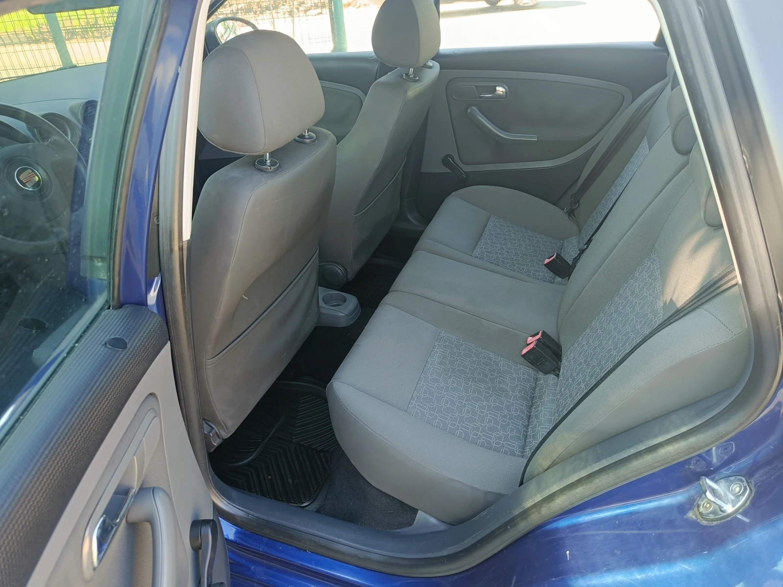 Seat Cordoba 1.4 BARTER 75, снимка 11 - Автомобили и джипове - 54689066