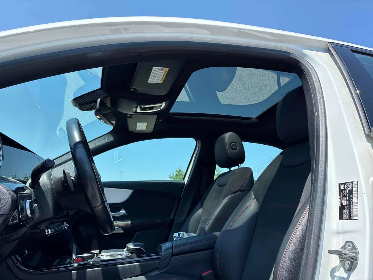 Mercedes-Benz A 220 4MATIC/ПАНОРАМА/ПОДГРЕВИ, снимка 11 - Автомобили и джипове - 55270376