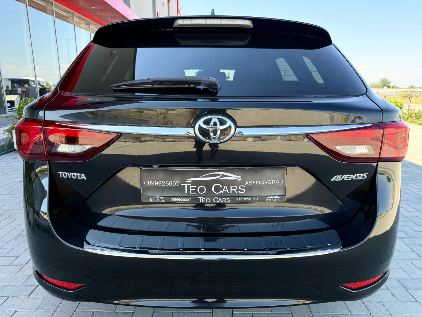Toyota Avensis 1.8 VVT-i / FACELIFT / EXECUTIVE / KOJA / CAMERA , снимка 6 - Автомобили и джипове - 55470102