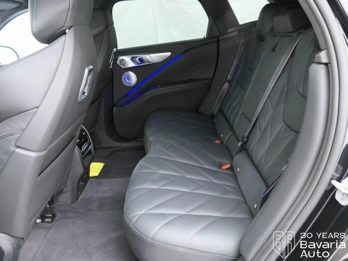 BMW XM Sportautomatic, снимка 8 - Автомобили и джипове - 55597890