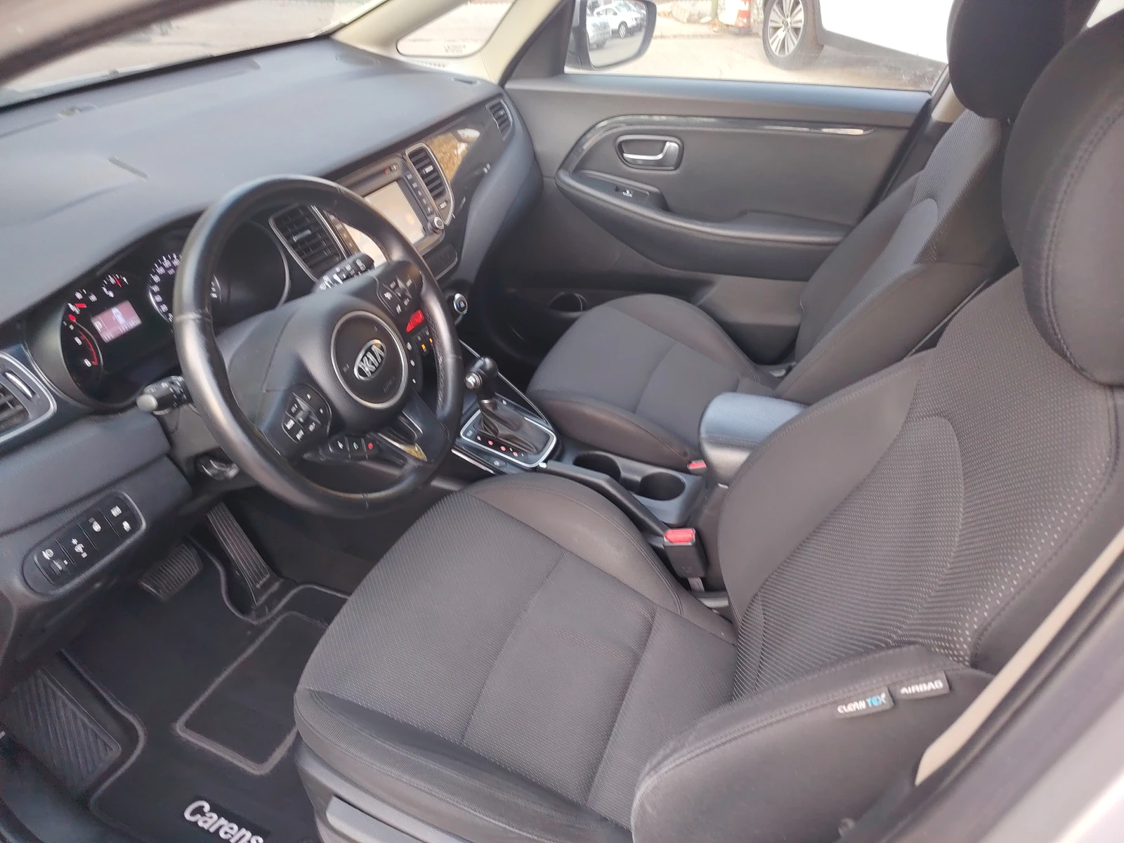 Kia Carens 1.7 BARTER 136, снимка 8 - Автомобили и джипове - 55697797