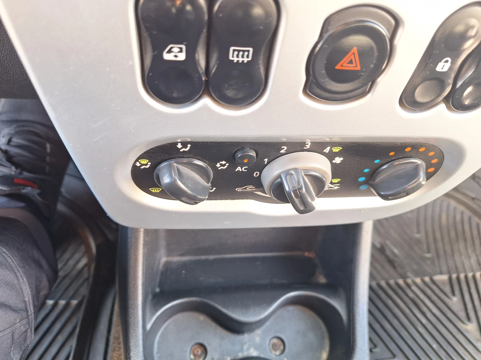 Dacia Logan ����� 6+ 1 | Mobile.bg � ����������� 9
