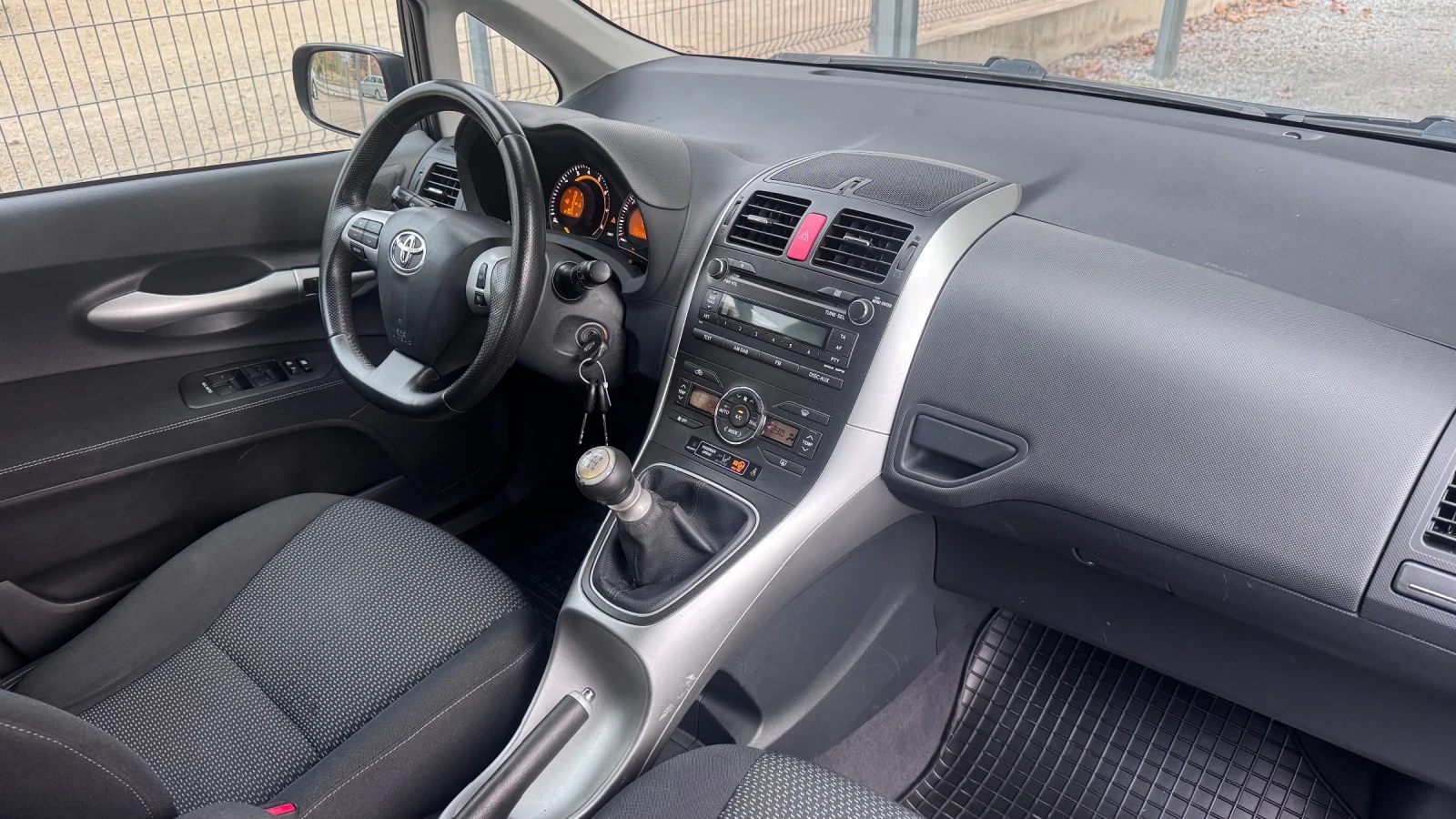 Toyota Auris 1.6VVT-i 131�� * ���������*  | Mobile.bg � ����������� 13