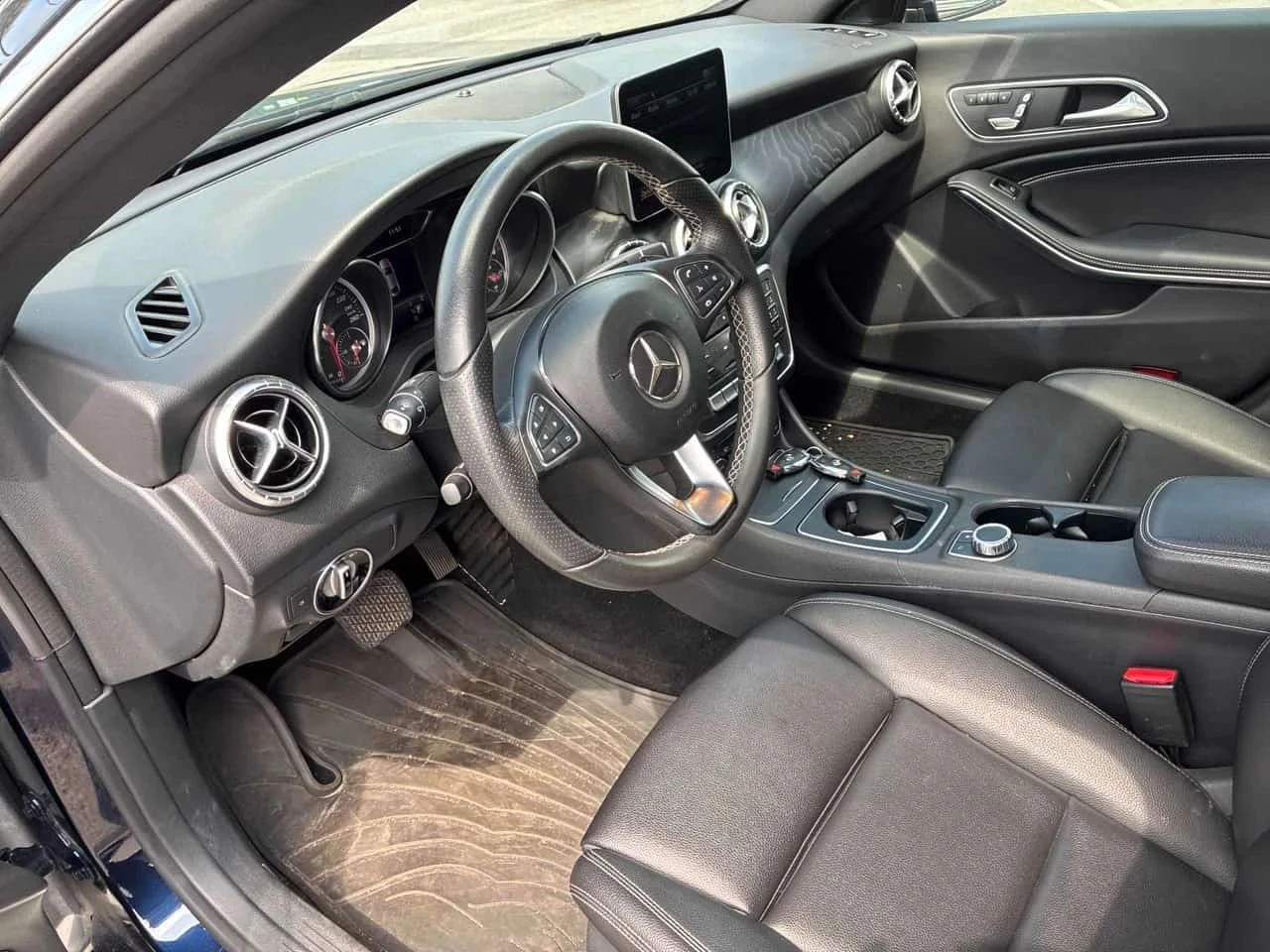 Mercedes-Benz CLA 250, снимка 5 - Автомобили и джипове - 56739642