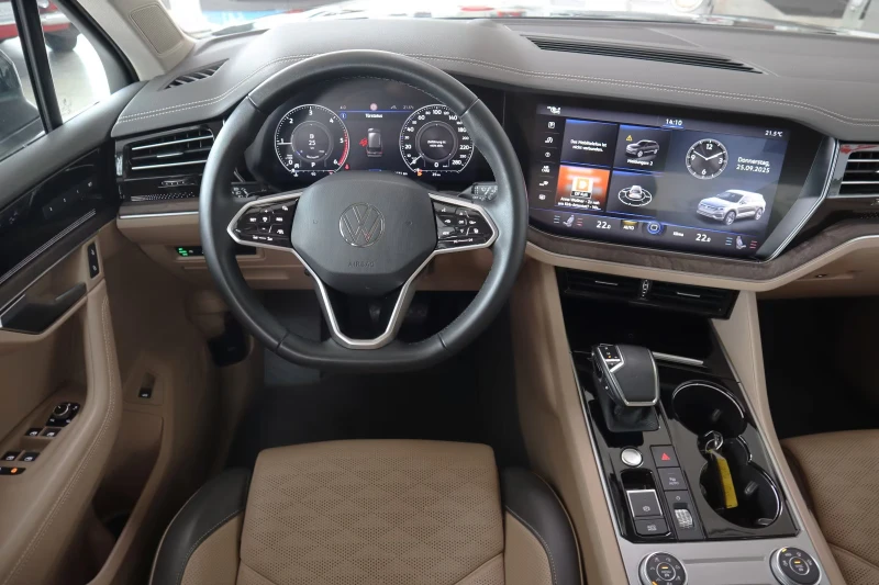 VW Touareg 3.0/TDI/4M/R-LINE/LM21/ALLRDLG/LUFT/DYNA/167D, снимка 14 - Автомобили и джипове - 52168094