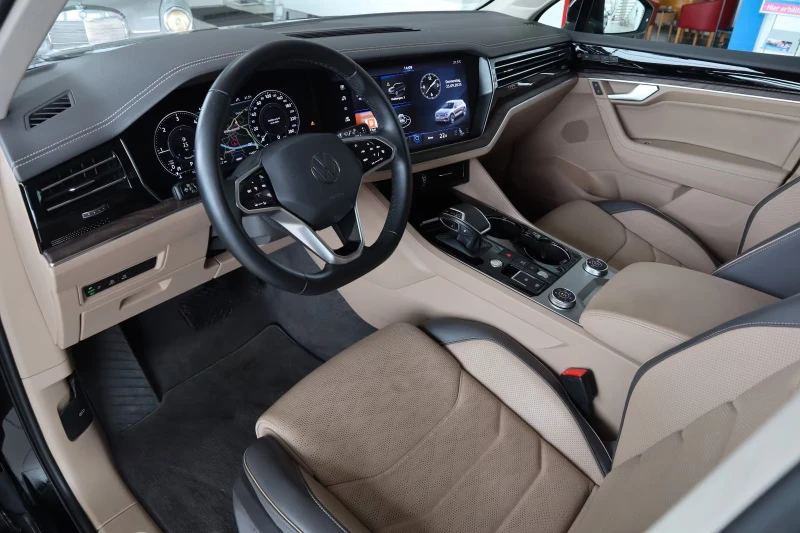 VW Touareg 3.0/TDI/4M/R-LINE/LM21/ALLRDLG/LUFT/DYNA/167D, снимка 12 - Автомобили и джипове - 52168094