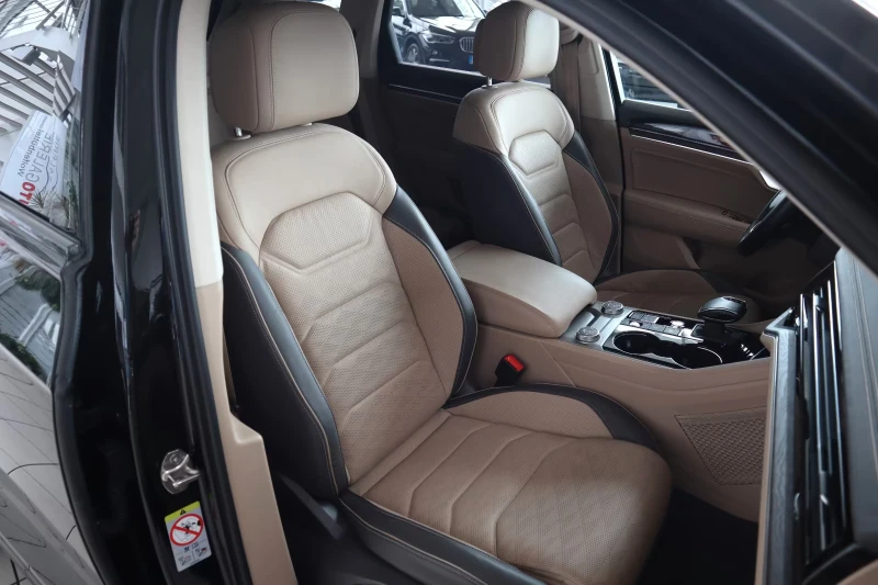 VW Touareg 3.0/TDI/4M/R-LINE/LM21/ALLRDLG/LUFT/DYNA/167D, снимка 11 - Автомобили и джипове - 52168094