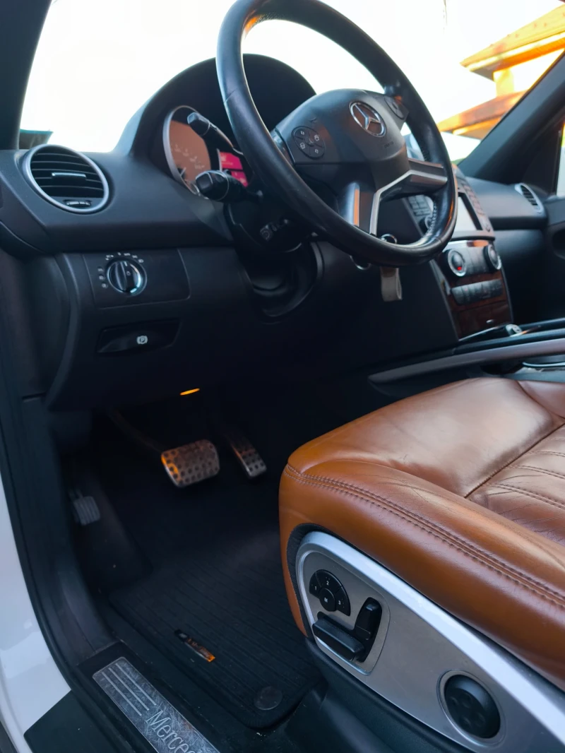 Mercedes-Benz ML 350 AMG, BlueTEC, Avangard, designo, снимка 11 - Автомобили и джипове - 52447231