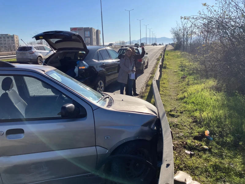 Suzuki Ignis, снимка 3 - Автомобили и джипове - 53250506