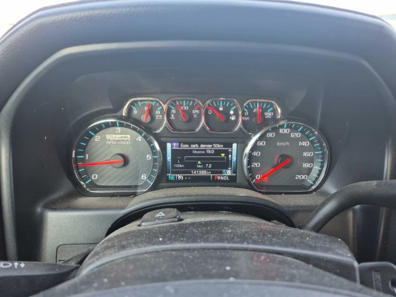 Gmc Sierra 5.3L 8cyl 4WD, снимка 8 - Автомобили и джипове - 53475747