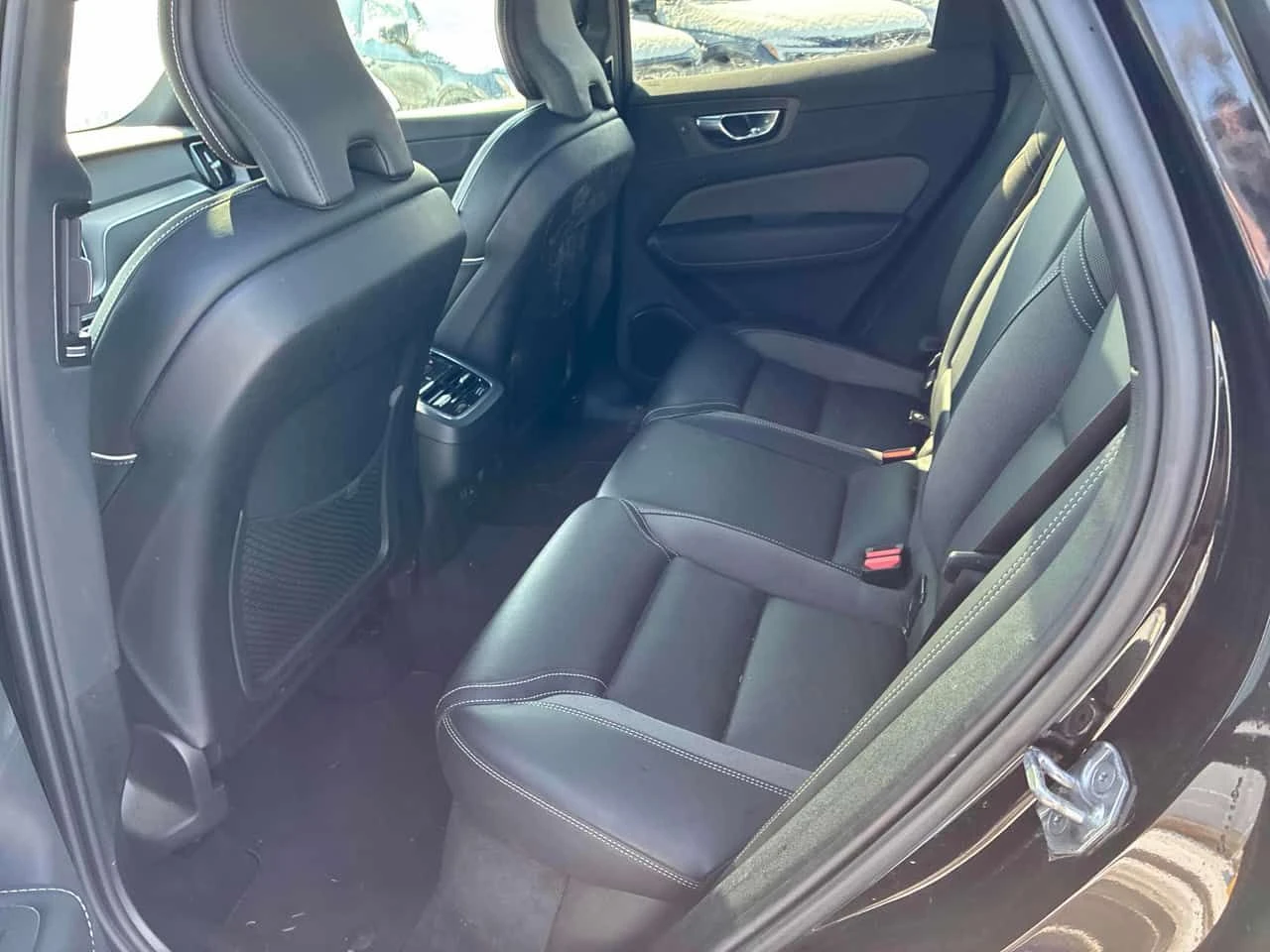 Volvo XC60 * R Design * ПОДГРЕВ * ПАМЕТ * КАМЕРА, снимка 13 - Автомобили и джипове - 54217660