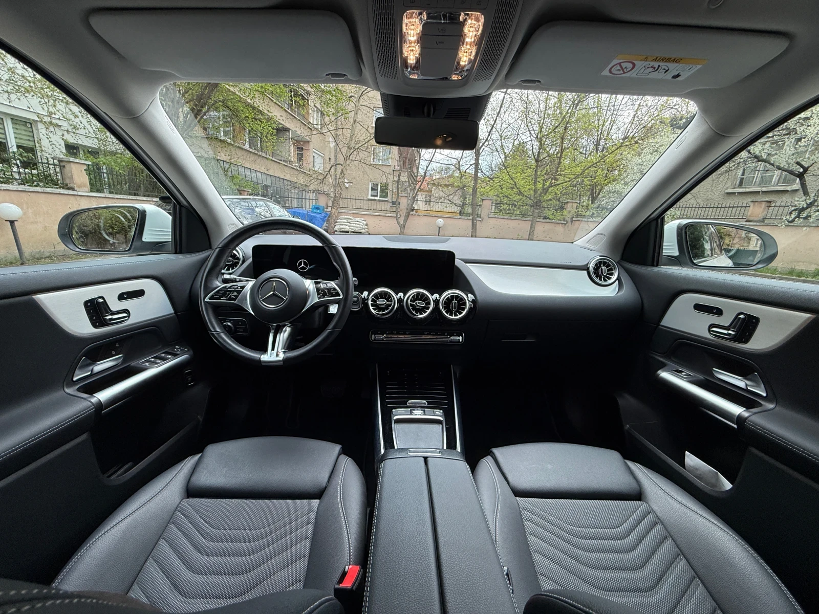 Mercedes-Benz EQA 300 4 Matic, снимка 3 - Автомобили и джипове - 54296525