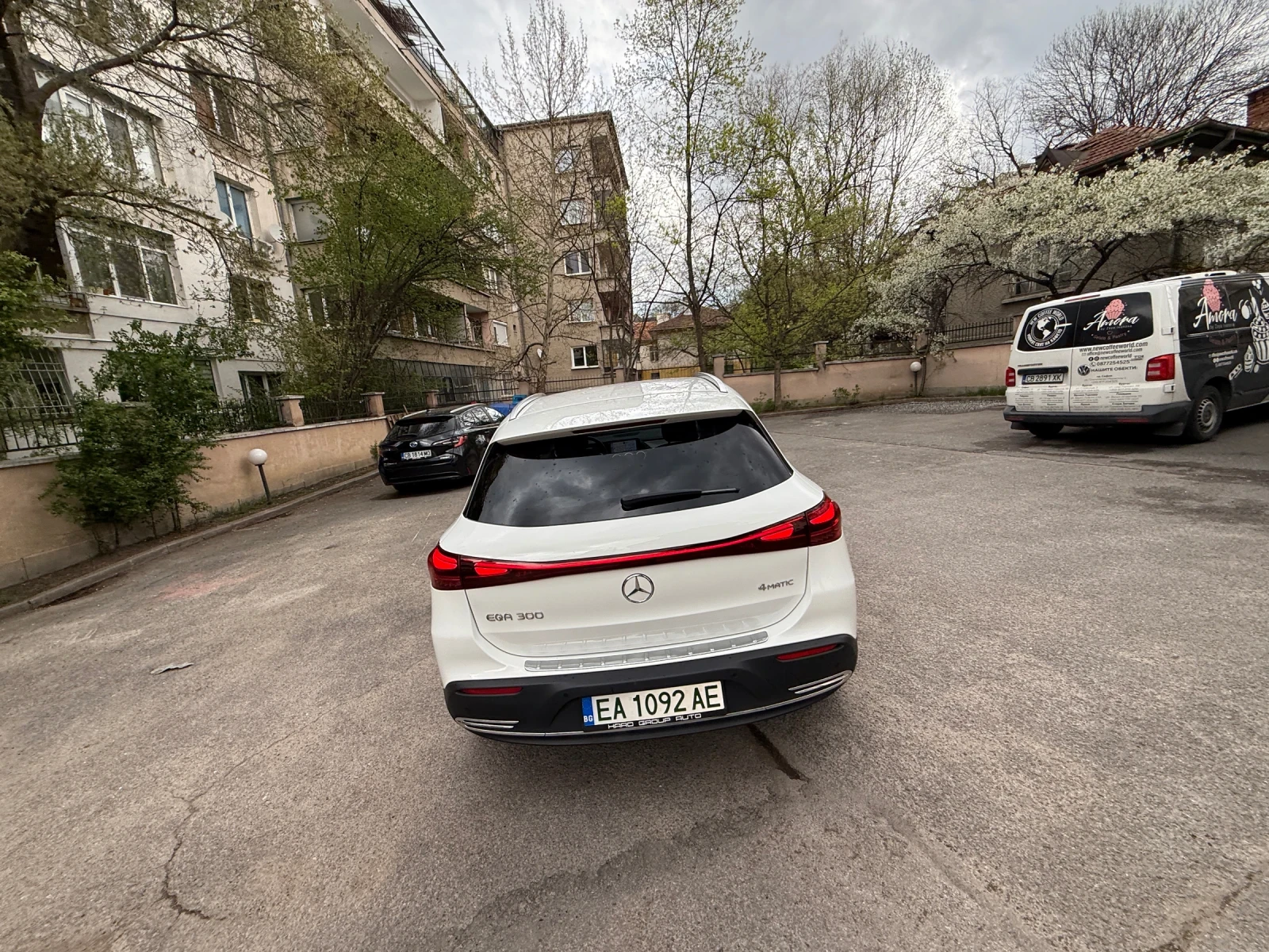 Mercedes-Benz EQA 300 4 Matic, снимка 12 - Автомобили и джипове - 54296525