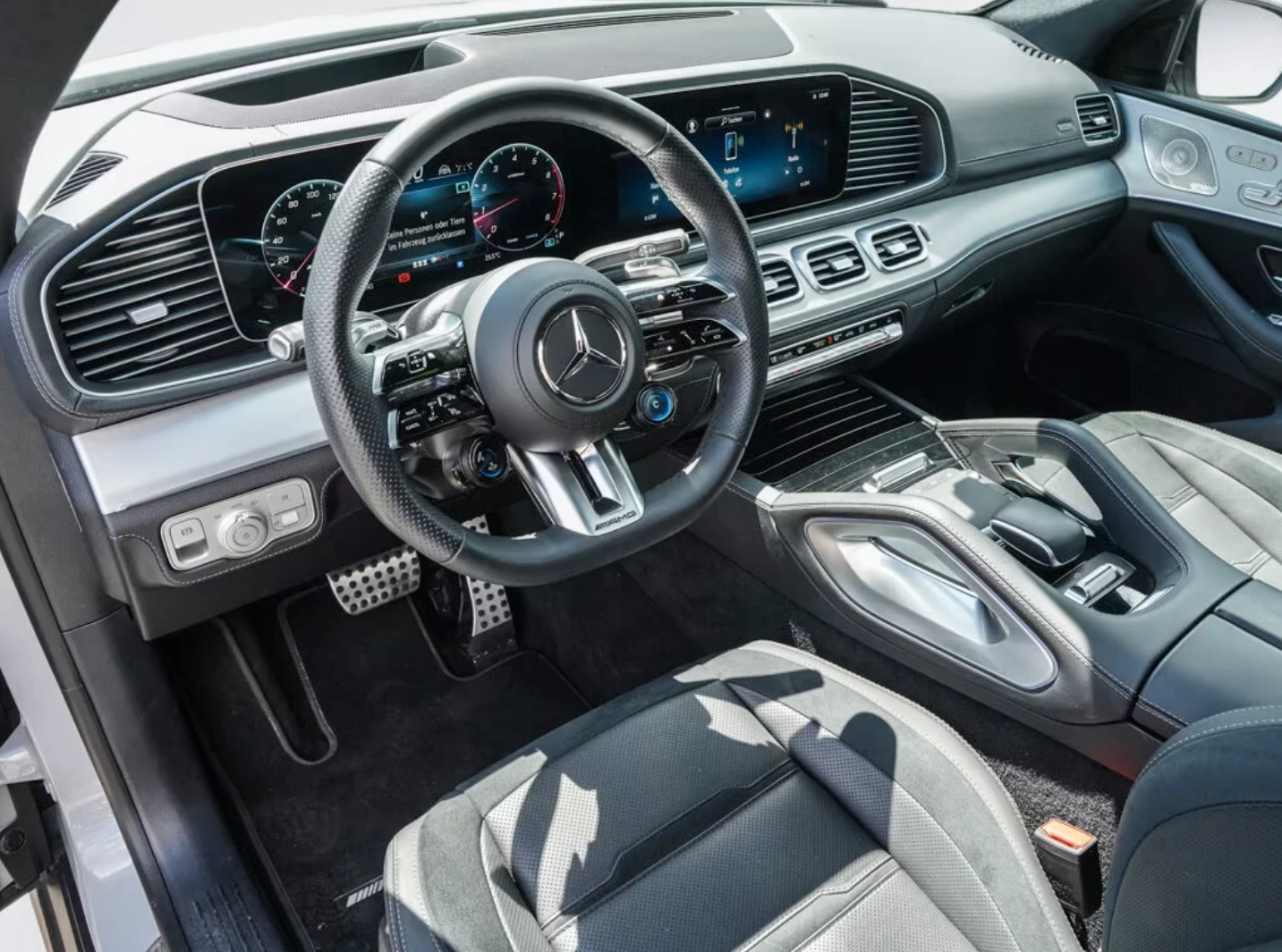 Mercedes-Benz GLE 53 4MATIC COUPE* BURMESTER* PANO* 360* ВЕНТИЛАЦИЯ* HUD* , снимка 4 - Автомобили и джипове - 54956634