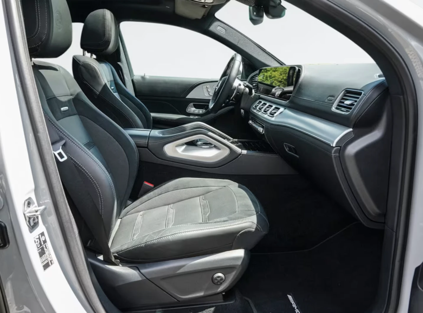 Mercedes-Benz GLE 53 4MATIC COUPE* BURMESTER* PANO* 360* ВЕНТИЛАЦИЯ* HUD* , снимка 13 - Автомобили и джипове - 54956634