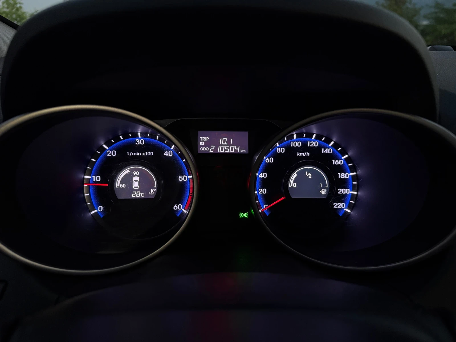 Hyundai IX35 1.7 CRDI  NAVI 4-ПОДГРЕВА, снимка 14 - Автомобили и джипове - 55052798