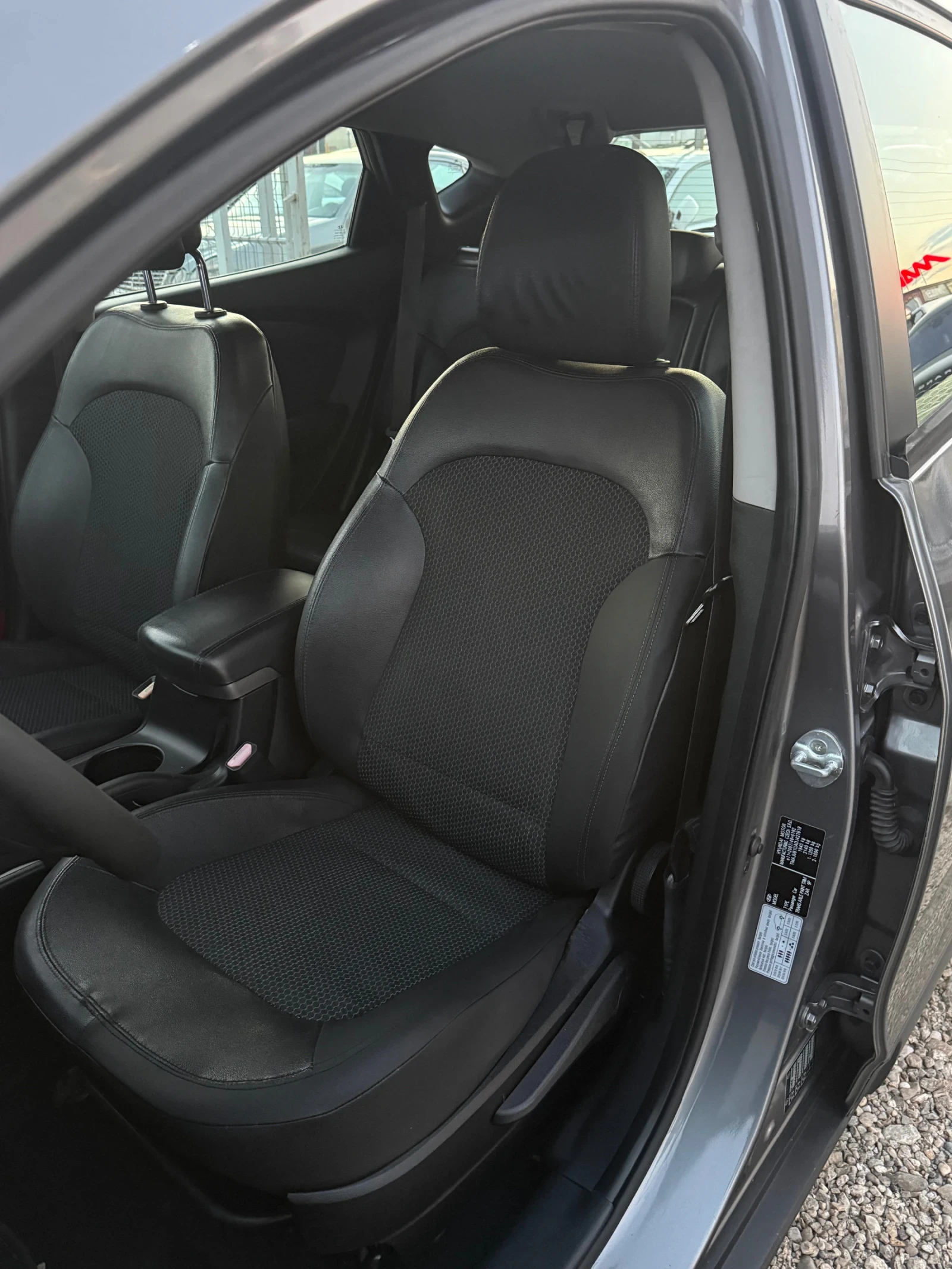 Hyundai IX35 1.7 CRDI  NAVI 4-ПОДГРЕВА, снимка 9 - Автомобили и джипове - 55052798