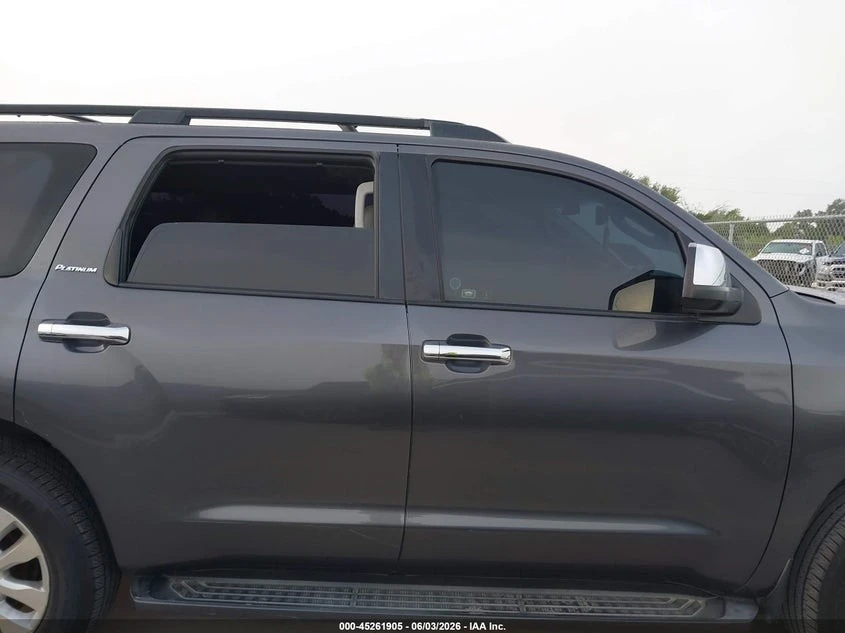 Toyota Sequoia * PLATINUM* ПАНО* KEYLESS* Camera* ПОДГРЕВ* LED* , снимка 13 - Автомобили и джипове - 55654572