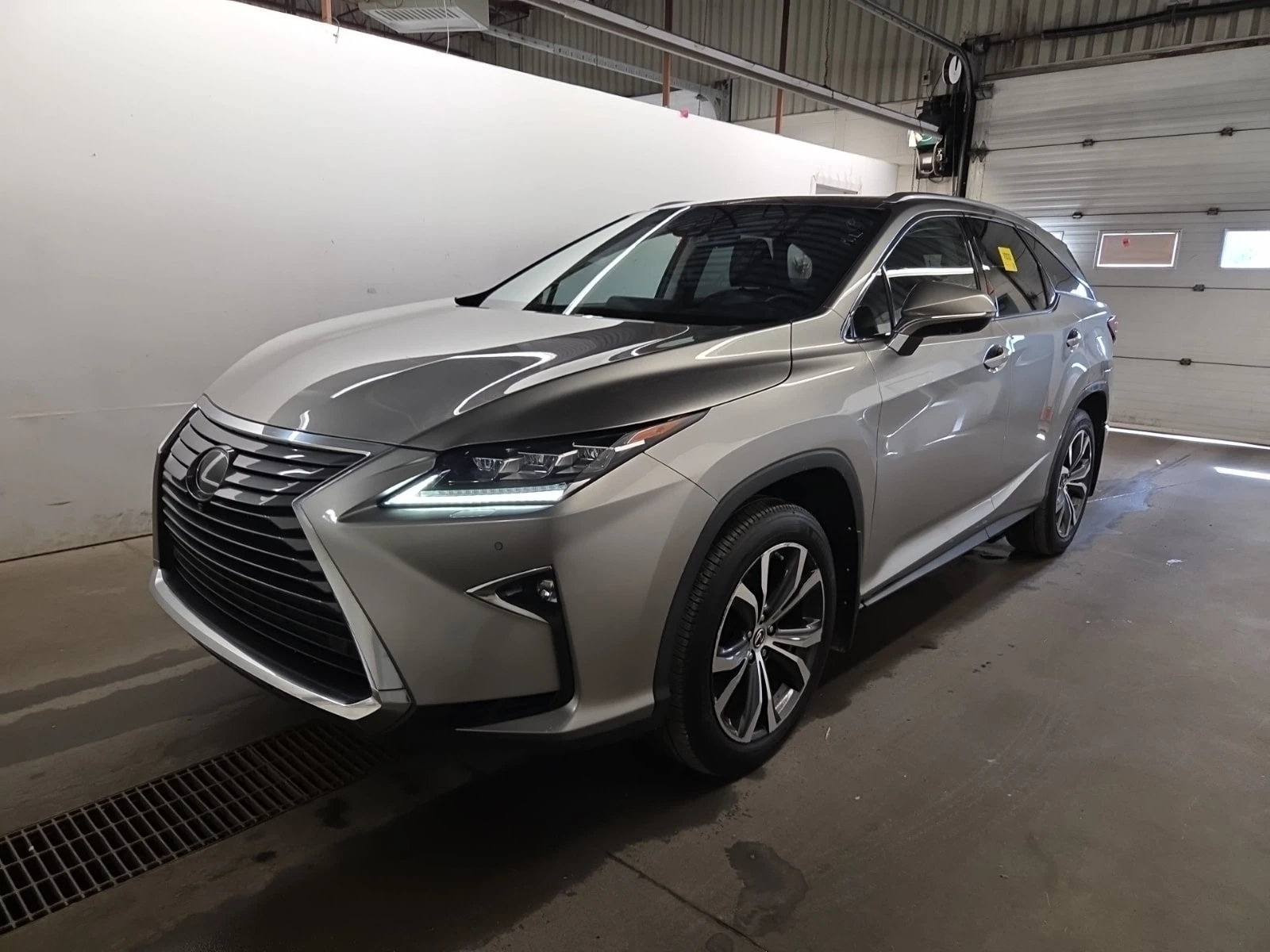 Lexus RX 350 L * 360 CAM * ОБДУХВАНЕ * CARFAX * 