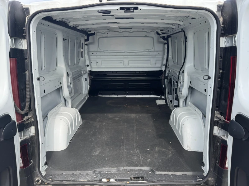 Renault Trafic, снимка 8 - Бусове и автобуси - 49868981