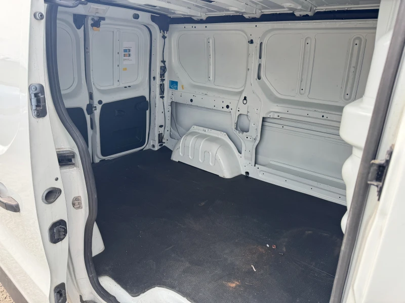 Renault Trafic, снимка 9 - Бусове и автобуси - 49868981