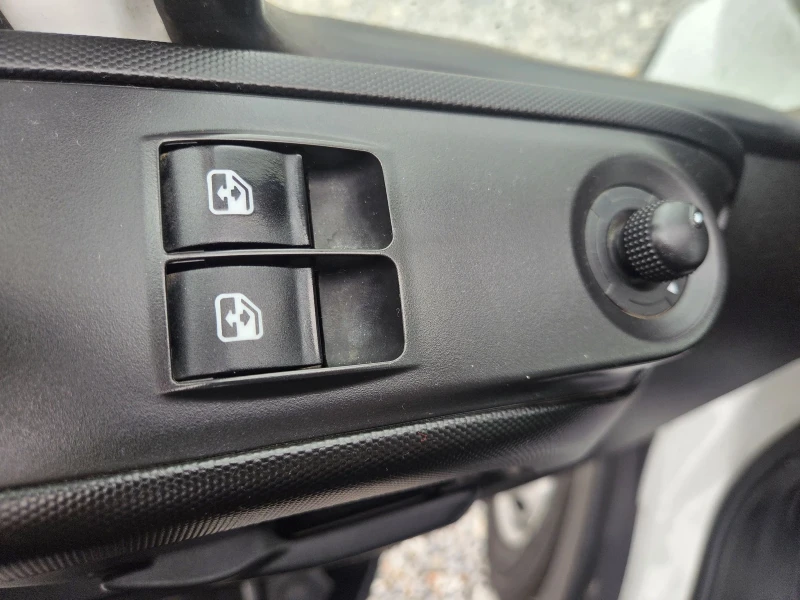 Iveco Daily 35c17, Бордови, 7 местен, Клима, До 3.5 тона, снимка 12 - Бусове и автобуси - 53403220