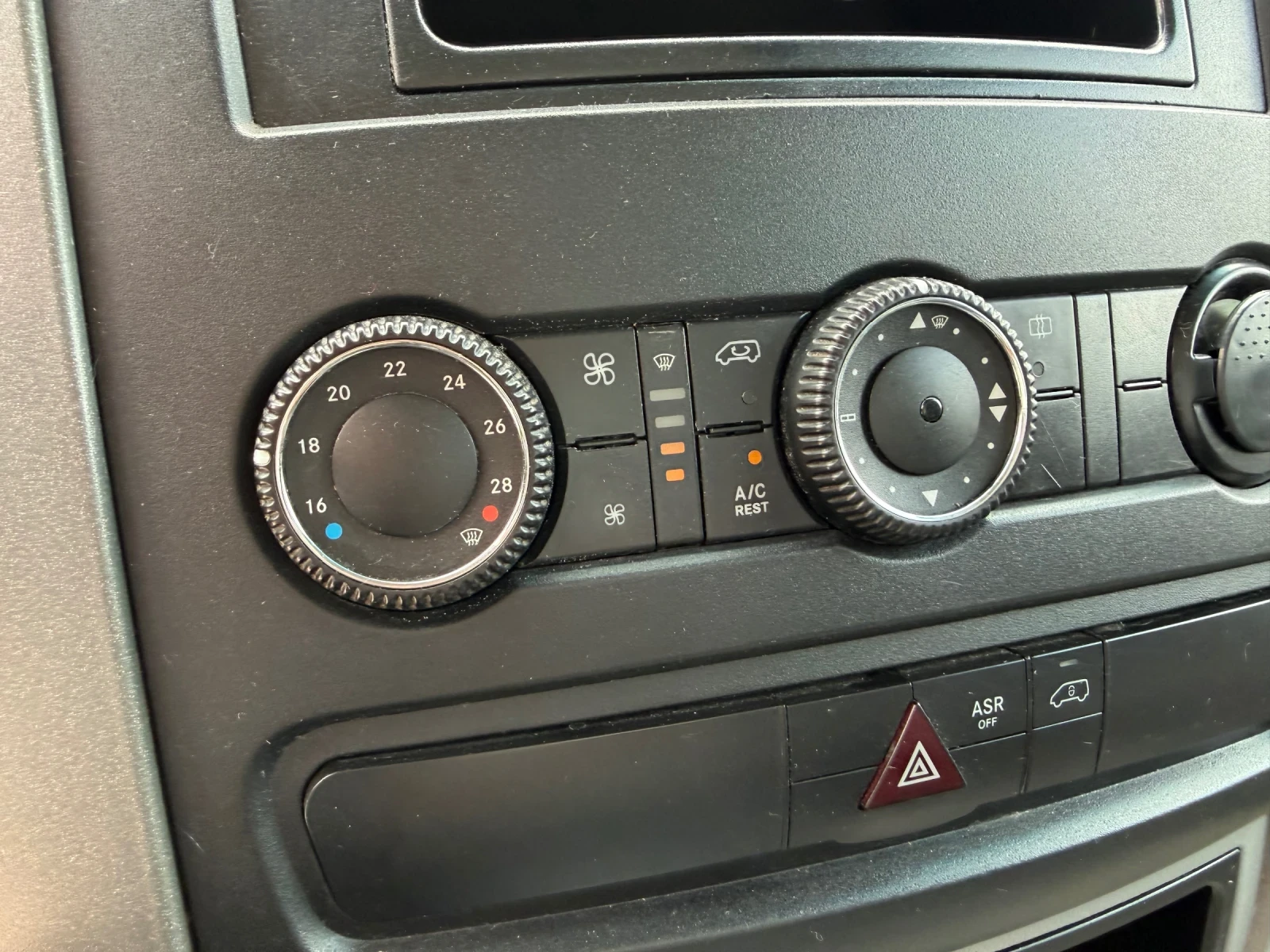 VW Crafter 2.0TDI* Климатик* Тристранен самосвал* 3.90м кош, снимка 5 - Бусове и автобуси - 54563673