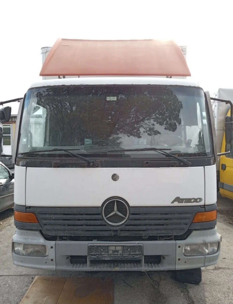 Mercedes-Benz 815