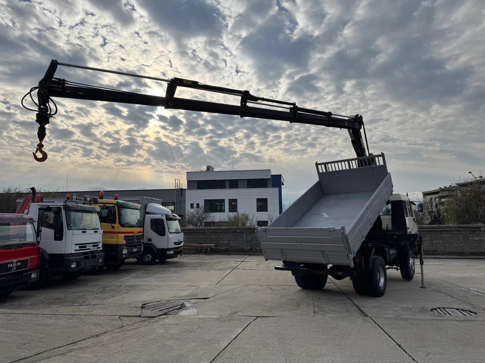 Steyr 19 19s27 , 4x4 , HIAB 160  - изображение 4