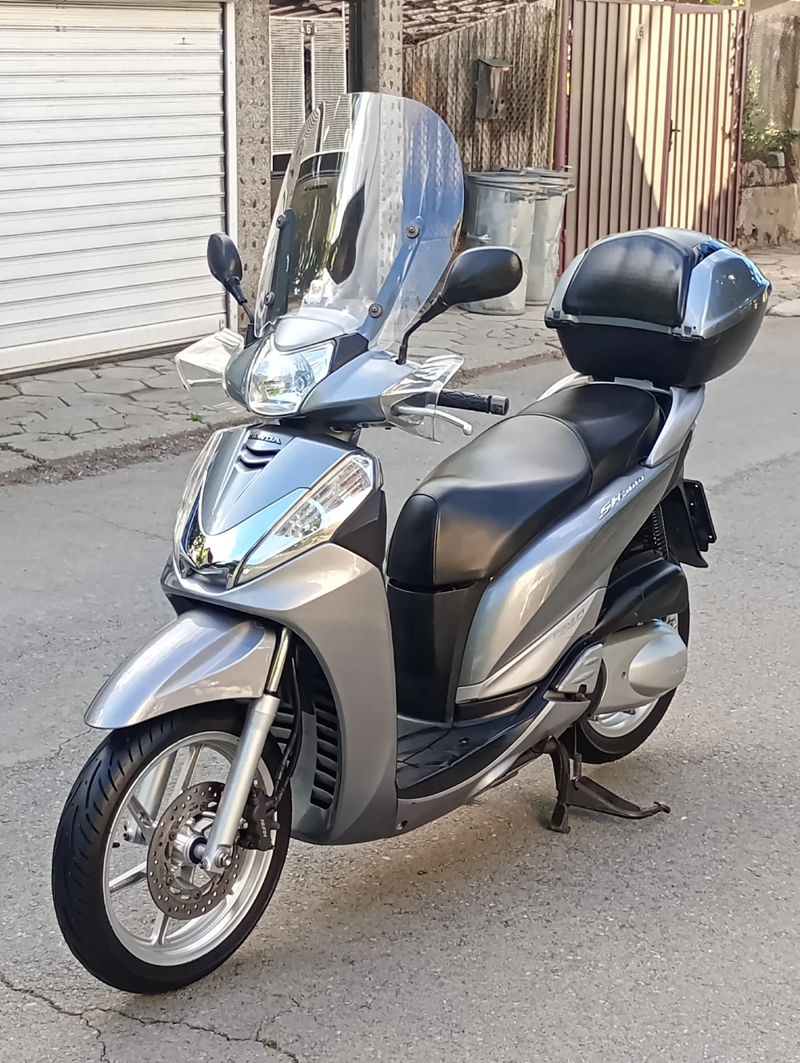 Honda Sh 300 Инжекцион 2013г., снимка 2 - Мотоциклети и мототехника - 54898890