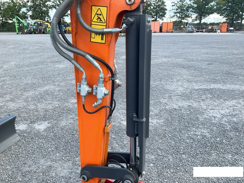 Багер Develon DX35Z-7 НОВ!!!, снимка 12 - Индустриална техника - 52508017