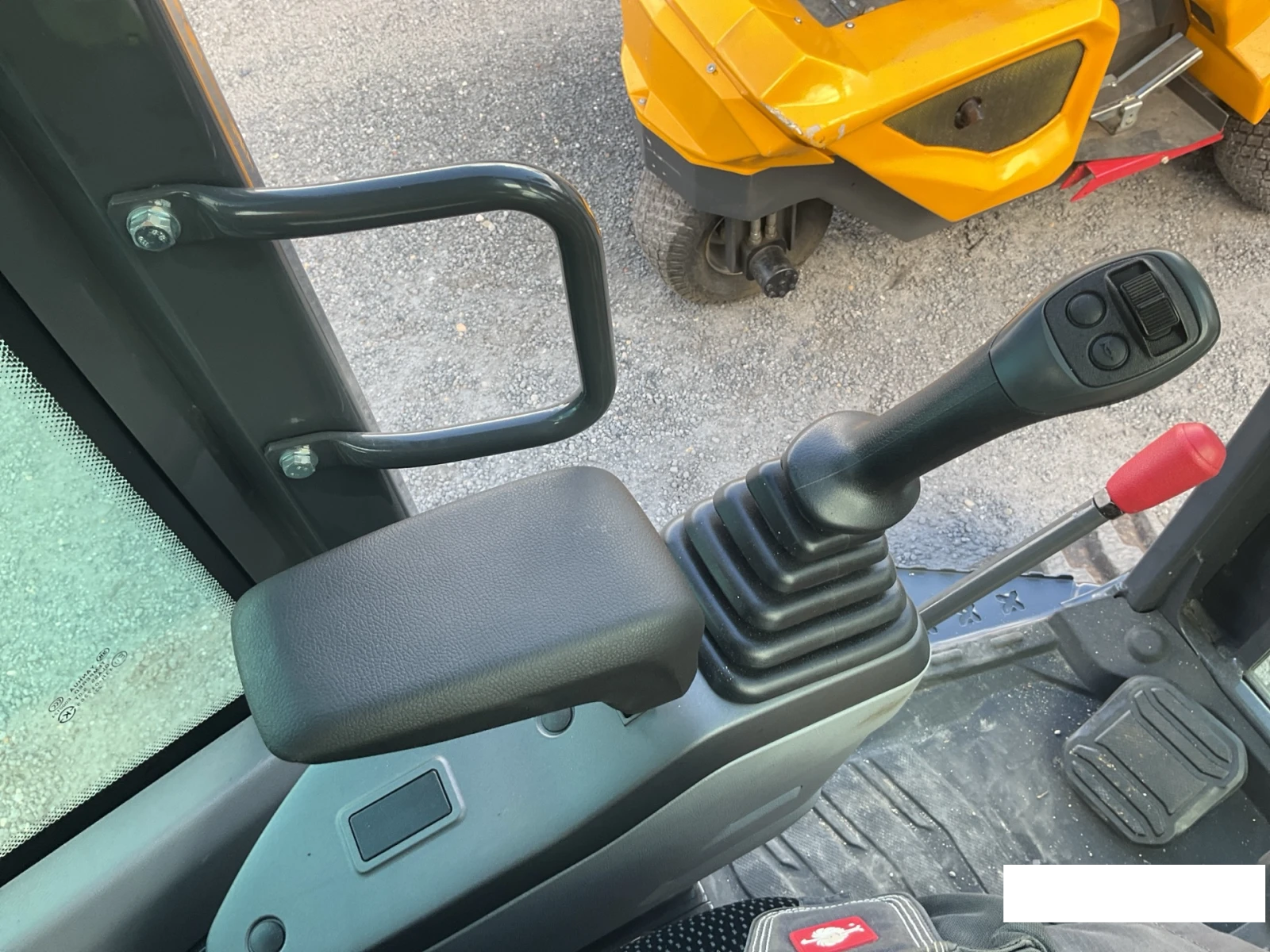 Багер Develon DX35Z-7 - изображение 8