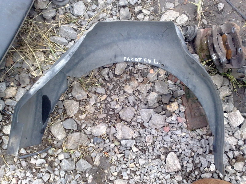 Преден ляв подкалник за Фолксваген Пасат Б4 95г. 